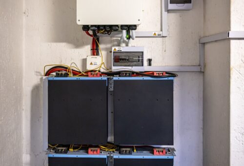 Free Solar Battery Calculator: Size Your Off-Grid Battery Bank in 2 minutes